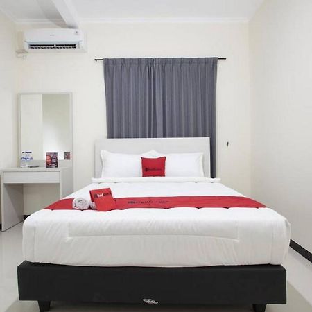 Reddoorz @ Genteng Surabaya Ngoại thất bức ảnh