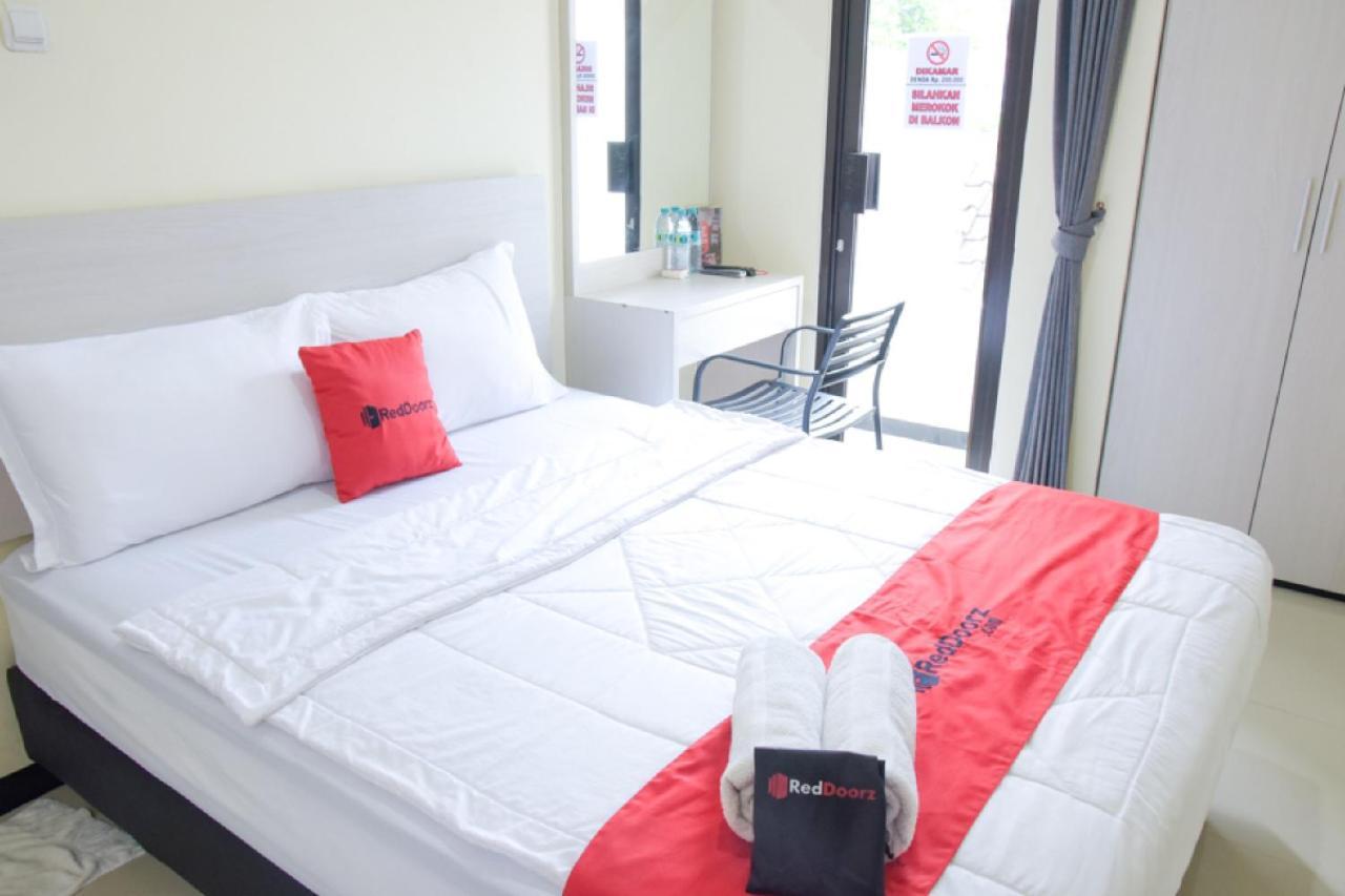 Reddoorz @ Genteng Surabaya Ngoại thất bức ảnh