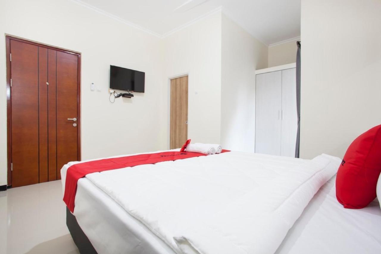 Reddoorz @ Genteng Surabaya Ngoại thất bức ảnh