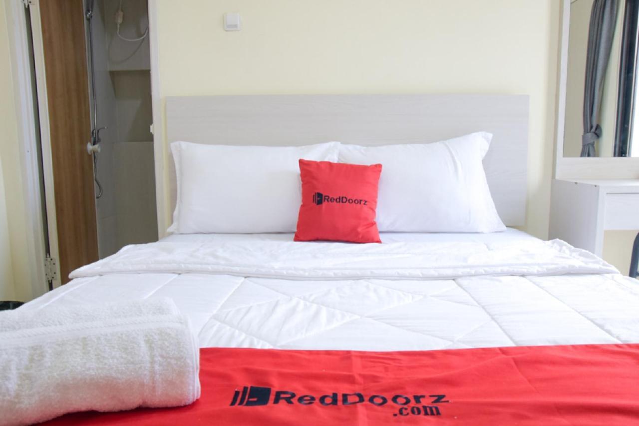 Reddoorz @ Genteng Surabaya Ngoại thất bức ảnh