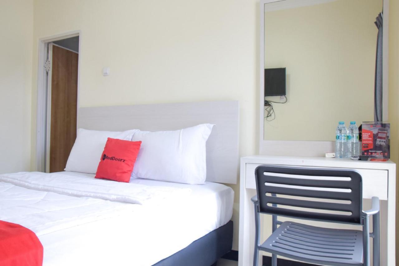 Reddoorz @ Genteng Surabaya Ngoại thất bức ảnh