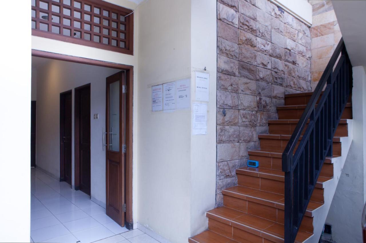 Reddoorz @ Genteng Surabaya Ngoại thất bức ảnh