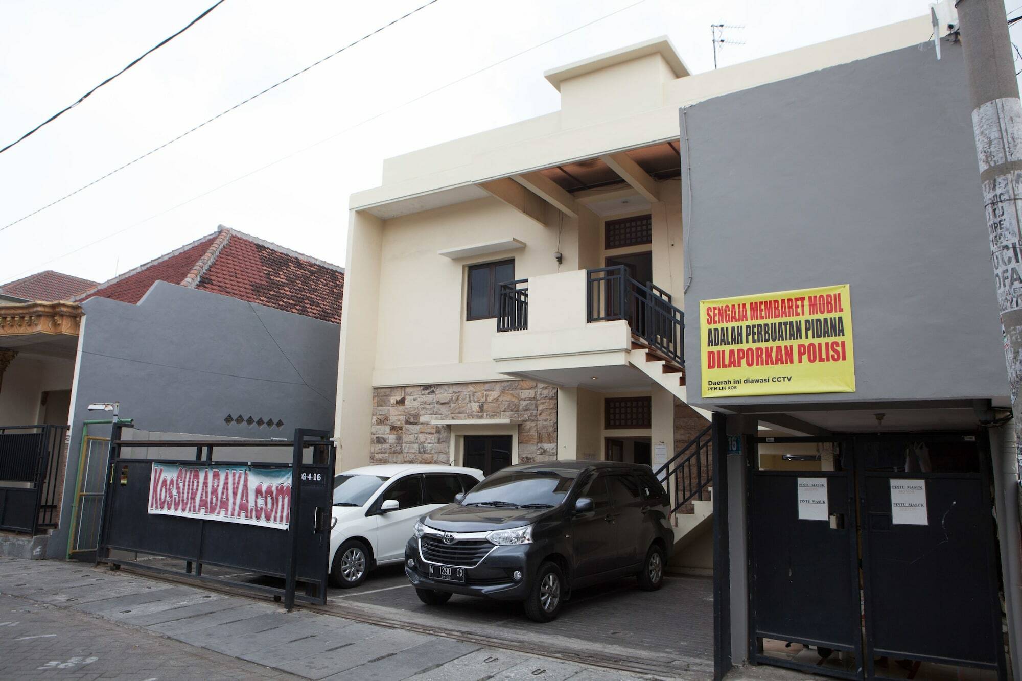 Reddoorz @ Genteng Surabaya Ngoại thất bức ảnh