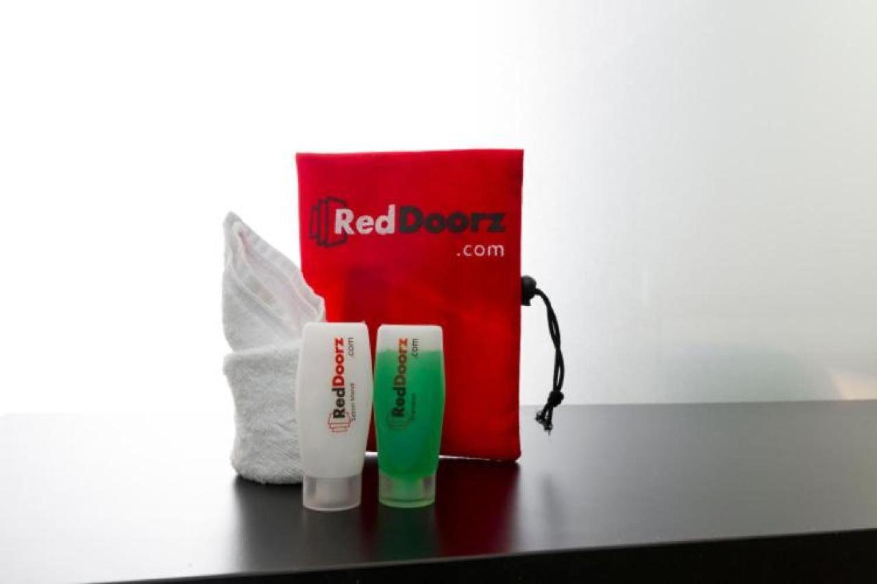 Reddoorz @ Genteng Surabaya Ngoại thất bức ảnh